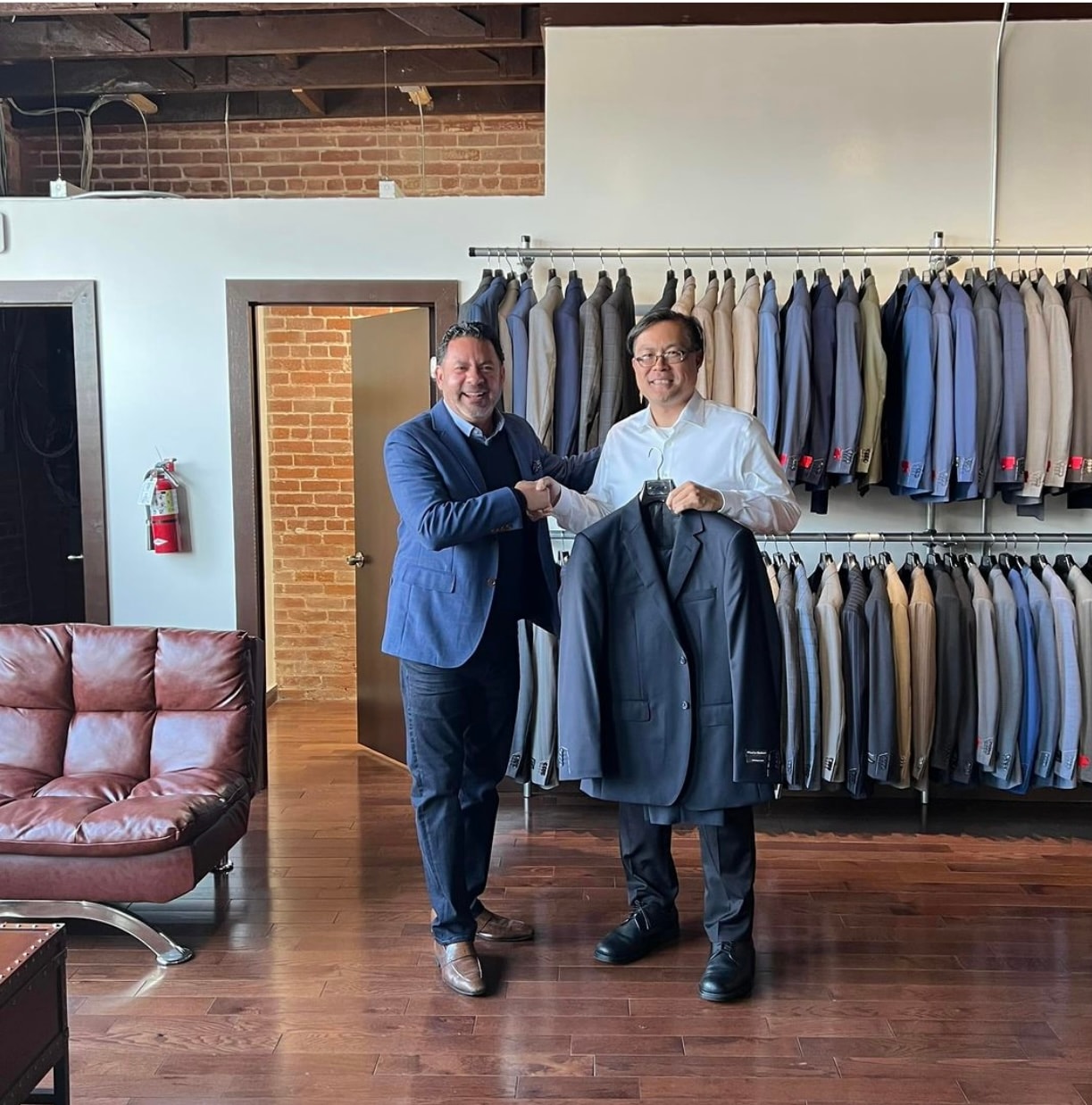 Luis Arandia with a client at a golf course — lifestyle wardrobe consulting